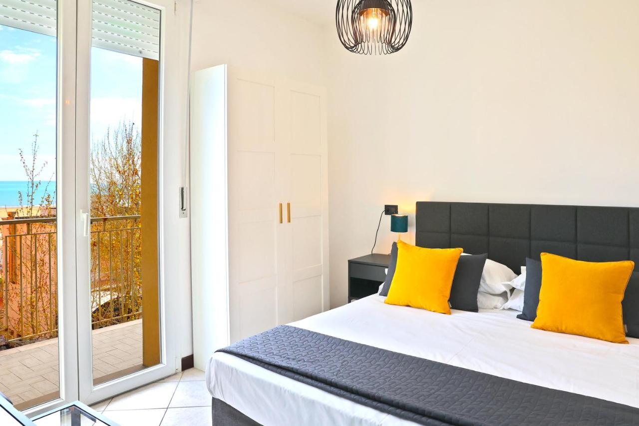 Appartamenti Leone - Vista Mare - Pet Friendly Rimini Eksteriør bilde